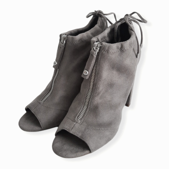 GUESS peep toe block heels Shoes - Picture 6 of 10